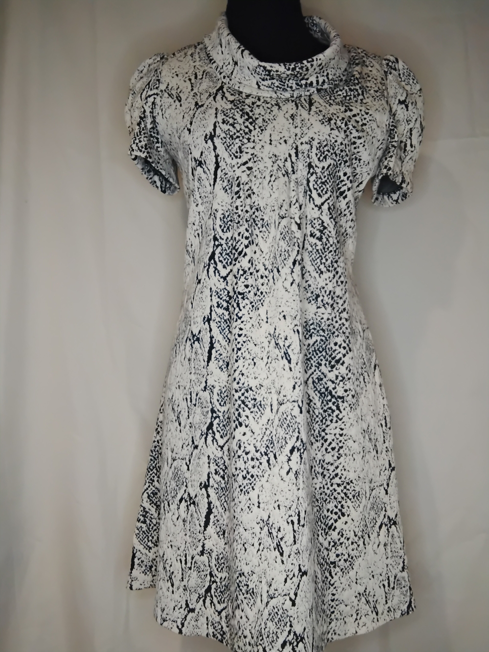 Calvin Klein White and Black Snake-Print Midi Dress